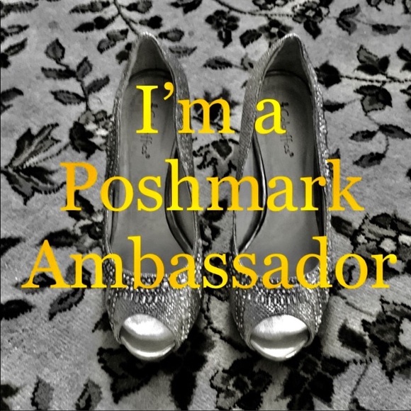 Meet your Posh Ambassador Francesca🌸🌹 - Picture 5 of 7